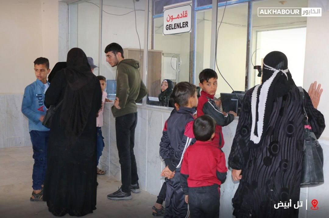 عبر تركيا.. عودة عشرات العائلا...