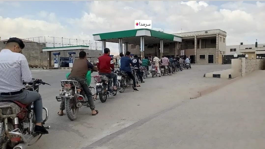 "البانزين" مفقود في إدلب وريفه...