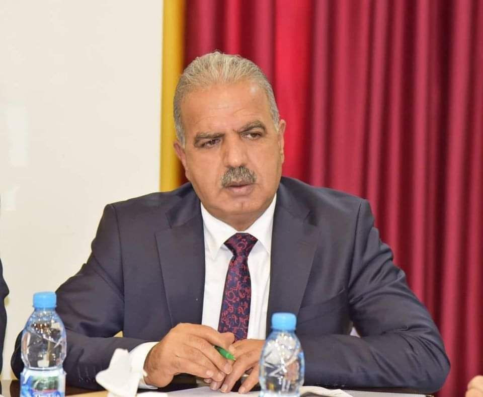 سخرية من تصريحات ووعود وزارة ا...