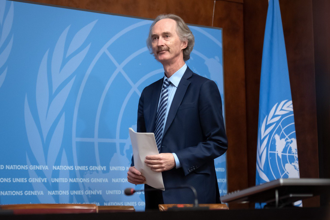 "بيدرسن" يجري "مداولات معمقة"...