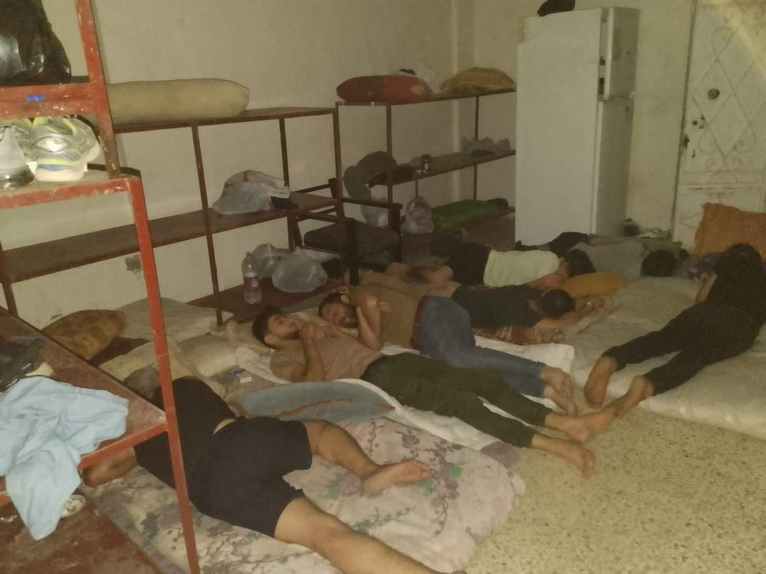 عشرات المرحلين من تركيا يناشدو...