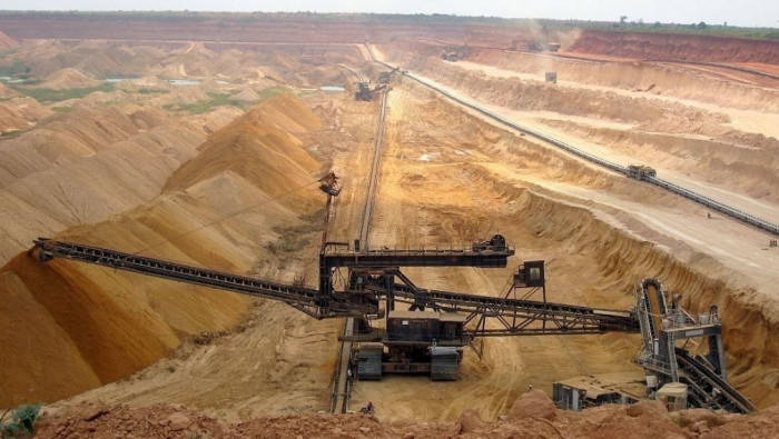 فوسفات سوريا تتحول غنائم حرب ل...