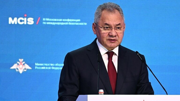 وزير الدفاع الروسي يشيد بإعادة...