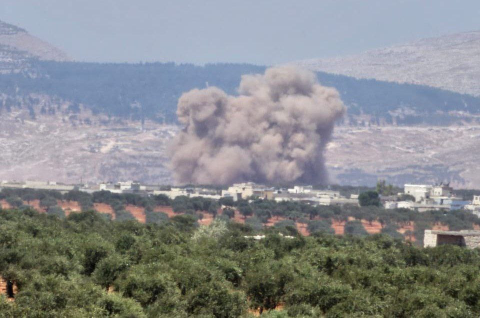 جرحى بقصف للنظام على مخيم للنا...