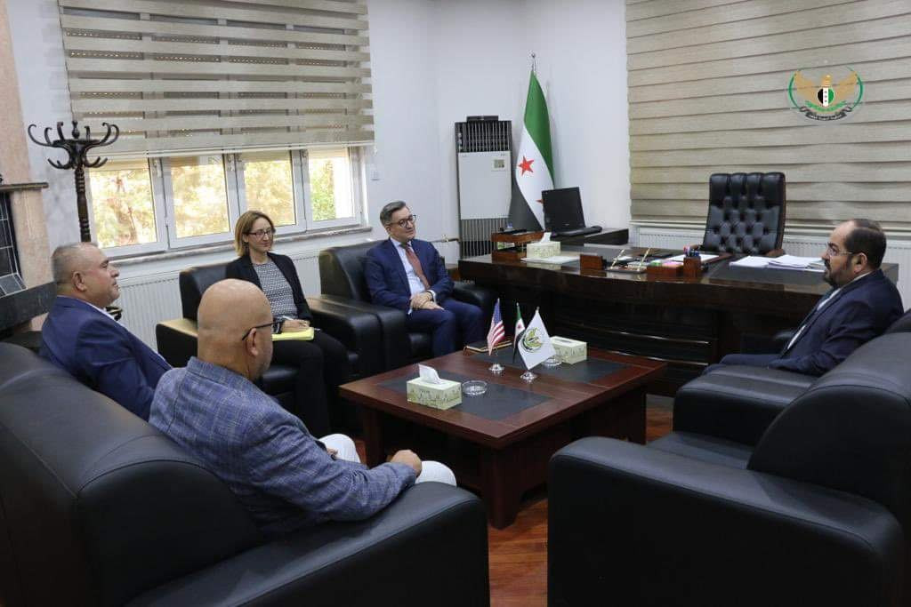 مسؤول أمريكي يجري مباحثات مع ر...