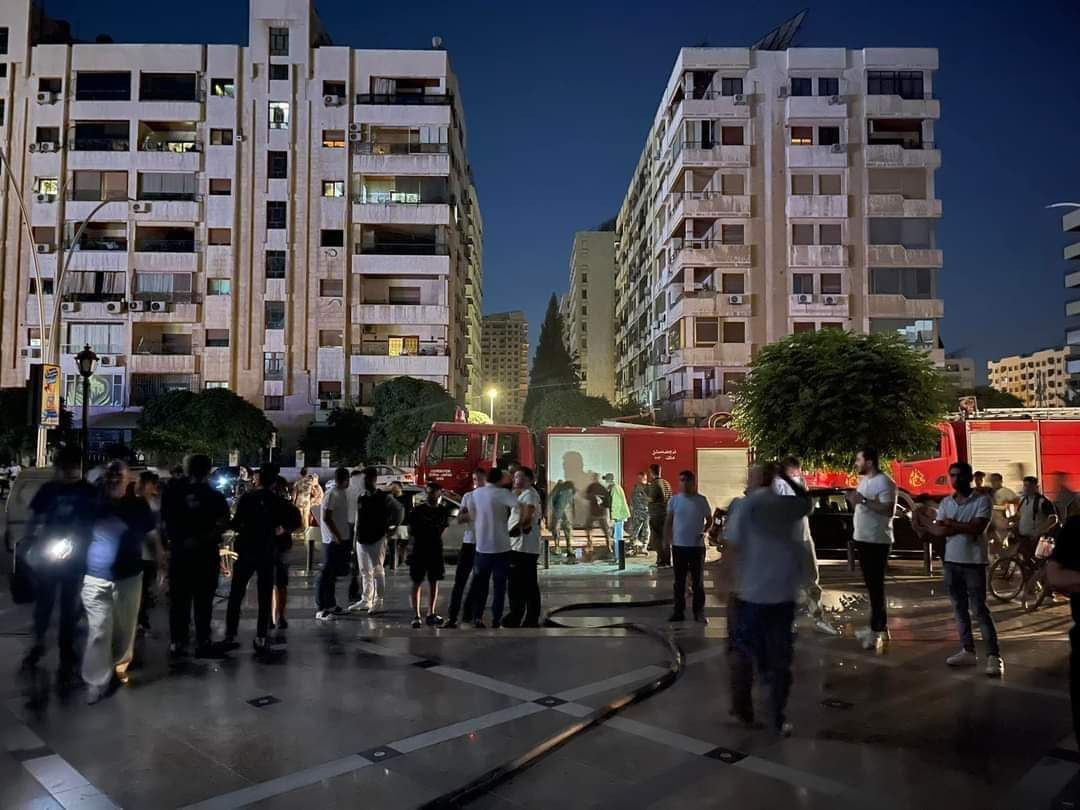 حريق في أشهر مول بدمشق (صور)