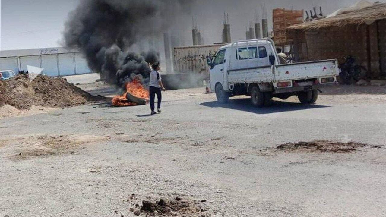 شيخ قبيلة "العكيدات" يعلن النف...