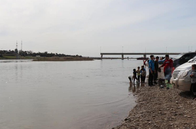 شهيد وجرحى بينهم أطفال برصاص "...