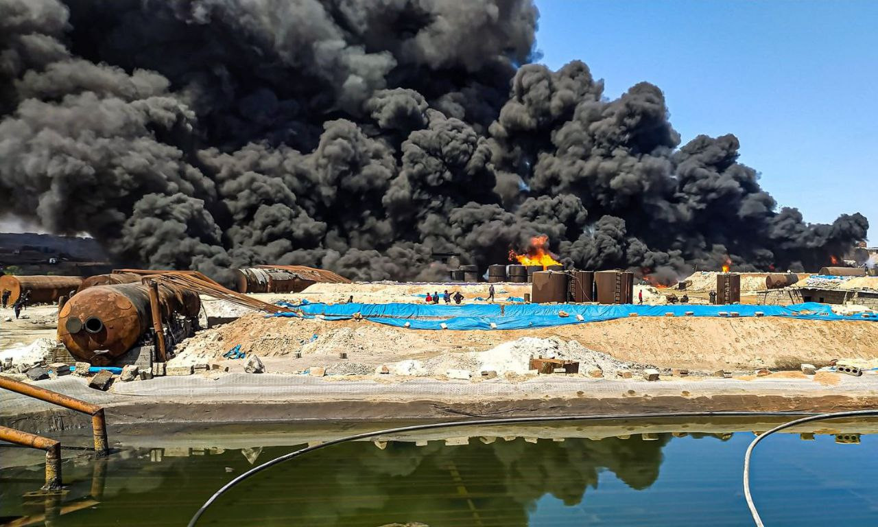 حريق كبير شرقي حلب والدفاع الم...