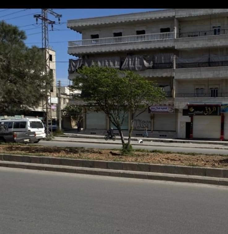 "قسد" تعتقل ثلاثة مدنيين بتهمة...