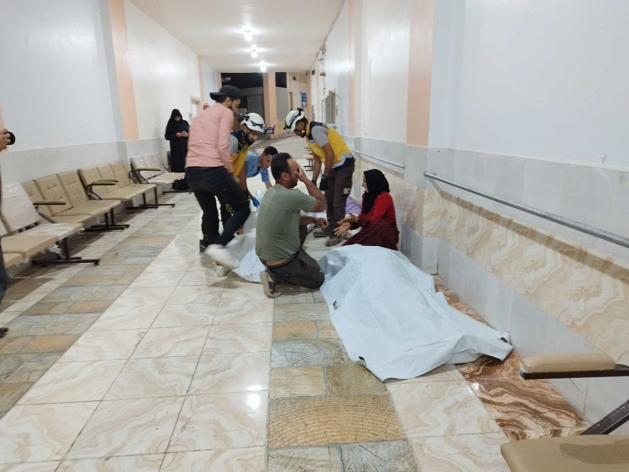 عشرات القتلى في حمص وشهداء بقص...