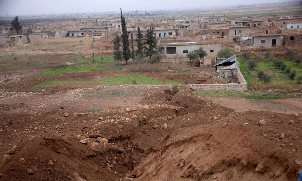 "قسد" تعلن مقتل خمسة جنود أترا...