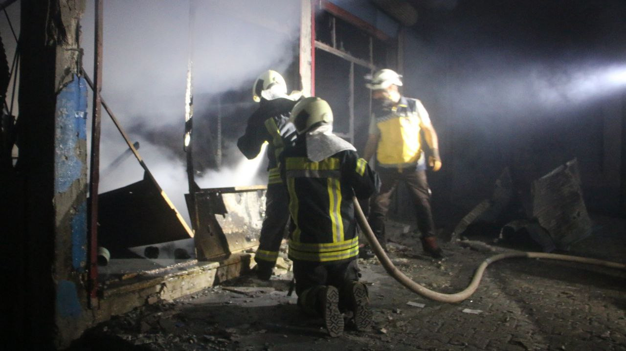 ثلاثة شهداء بقصف مدفعي للنظام...