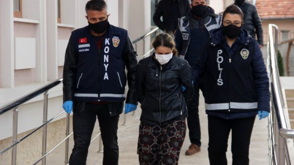 غيرة سيدة تركية تتسبب بترحيل ل...