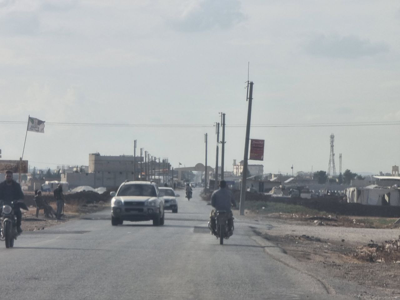 الدفاع المدني يعلن قطع طريق عي...