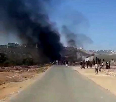 جرحى مدنيون بهجوم فصيل معارض ع...