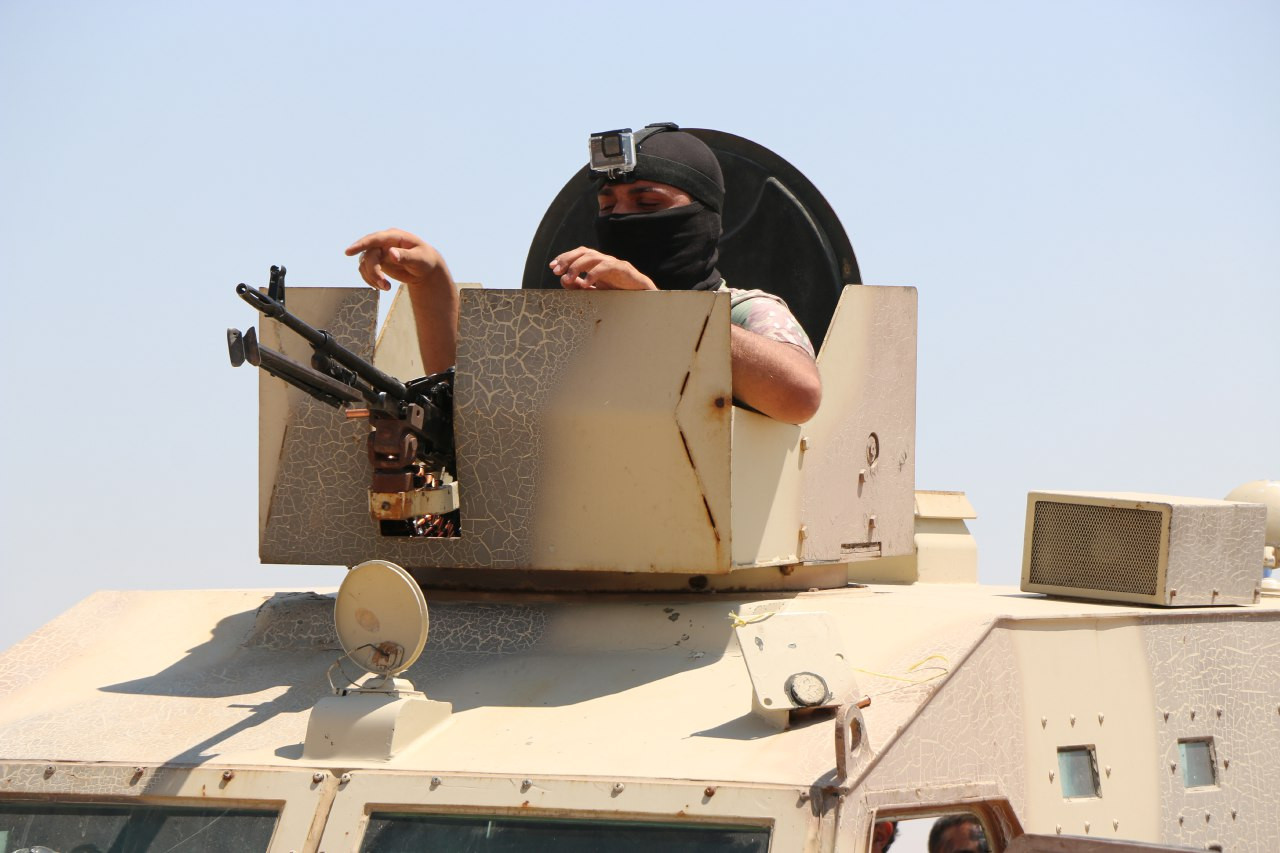 اعتقال عنصر من قوات النظام في...