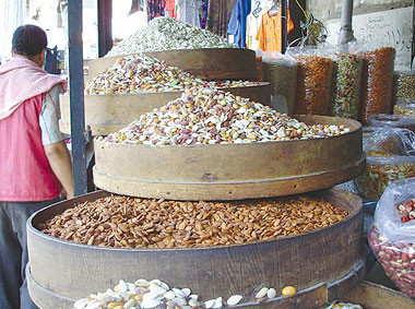 ارتفاع أسعار الموالح والمكسرات...