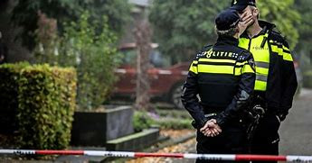 لاجئ سوري في قبضة السلطات الهو...