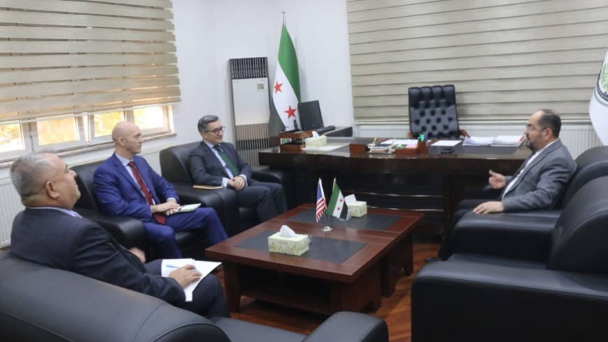 الحكومة المؤقتة تبحث مع الخارج...