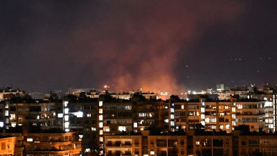 إسرائيل تقصف مواقع متفرقة للنظ...