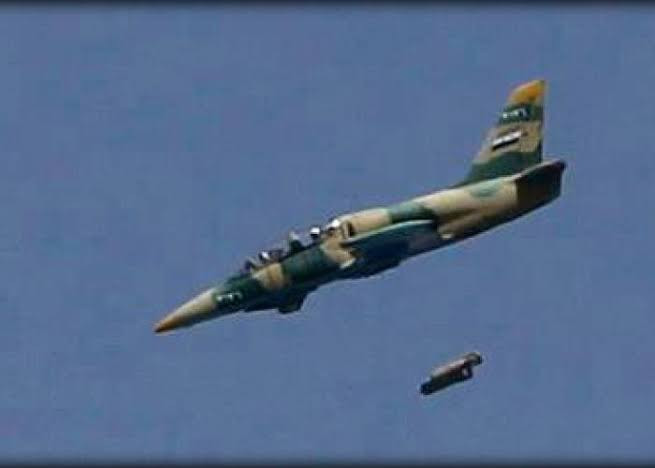 النظام يشن غارات مكثفة على باد...