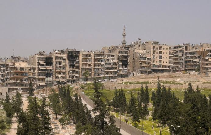 قوات النظام تعزز حواجزها حول ح...