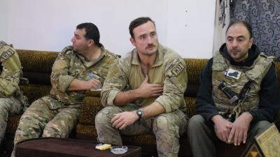 وفد من التحالف الدولي يجتمع مع...