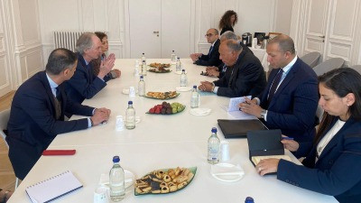 الخارجية المصرية تبحث مع "بيدر...