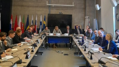 بيدرسون يناقش الملف السوري مع...