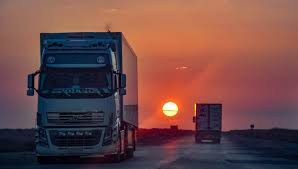  الفرقة الرابعة تحتجز شاحنات ت...