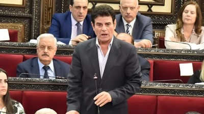 النظام يفرض عقوبات على أعضاء ب...