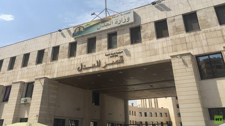 رأس النظام يعزل دفعة أخرى من ا...