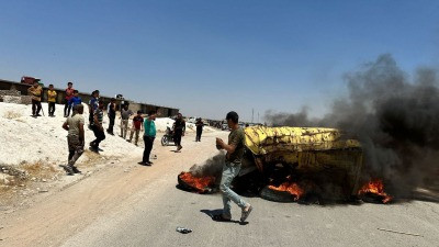 احتجاجات وقطع طرقات.. أهالي ال...