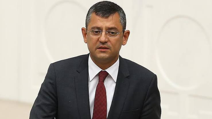 النظام ينفي تواصله مع  أحزاب س...