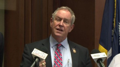 وصفه بتطبيع مع الموت.. سيناتور...