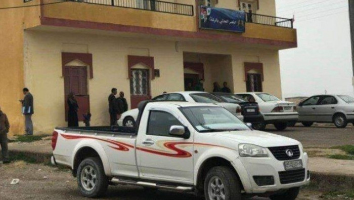 "قسد" تعتقل عنصربن من لواء "ال...