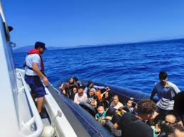 إنقاذ 20 مهاجراً قبالة سواحل ت...