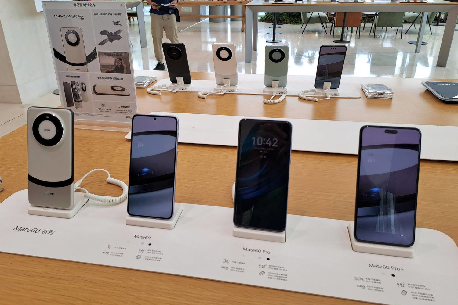 النظام يتجاهل دعوات تخفيض الرس...