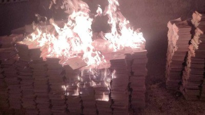 احتجاجا على مناهج "الإدارة الذ...