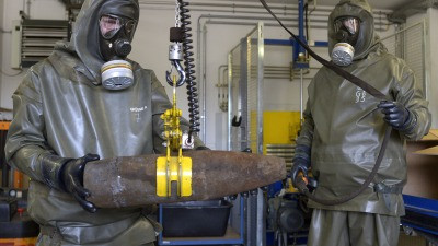 أوربا تجدد عقوباتها على نظام ا...