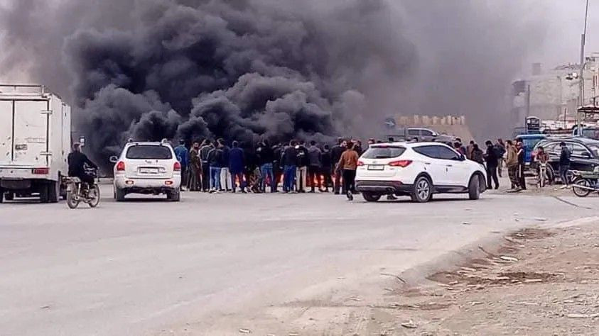 احتجاجات واسعة بسبب رفع مادة ا...