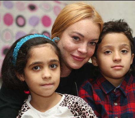 ليندسي لوهان تكتب قصيدة عن الل...