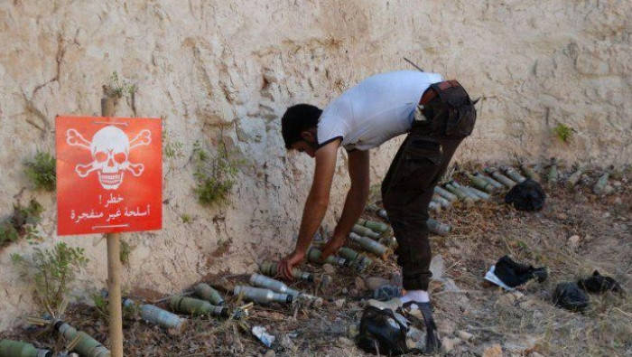 طفل شهيد بانفجار قنبلة من مخلف...