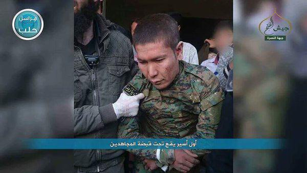 الثوار يأسرون عنصرين أفغانيين...