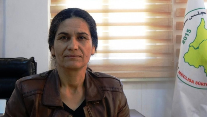 "قسد" تجتمع بوجهاء العشائر شما...