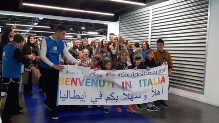 جمعيات مسيحية تنقل 113 لاجئا س...