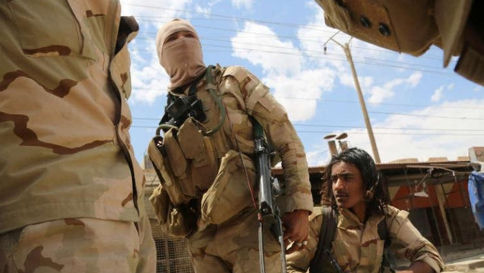 نفذ إعدامات ميدانية.. مصرع أبرز جلادي "داعش" بدير الزور