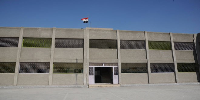 شبيحة الأسد يقتحمون مدرسة ويعت...