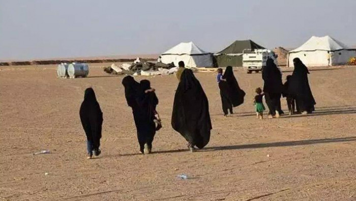 "داعش" يختطف قاطني مخيم "هجين"...
